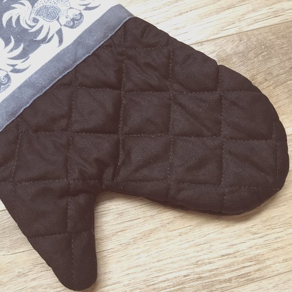 Free With $25 Purchase Native Home Inuit Owl Oven Mitt - Picture 4 of 11